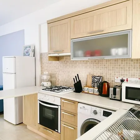 Apartment Homely Two Bedroom