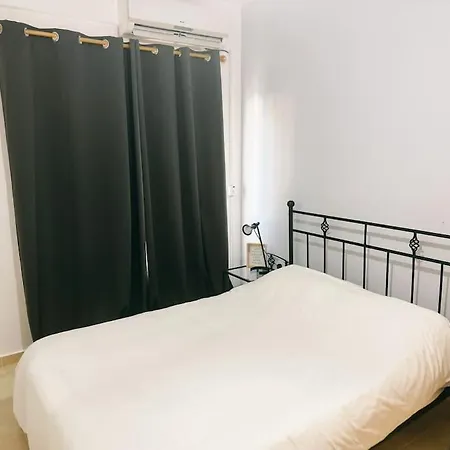 דירה Homely Two Bedroom *