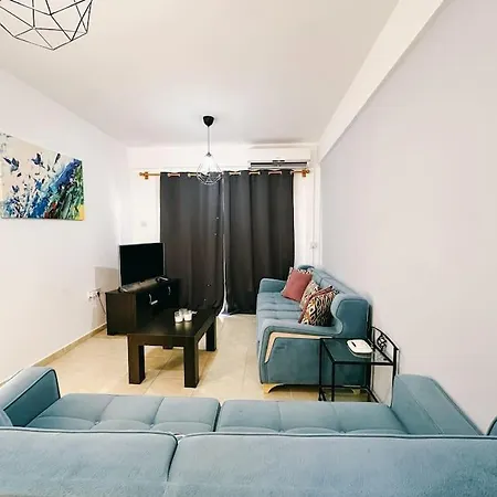 Homely Two Bedroom *