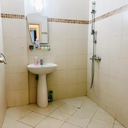 Apartment Homely Two Bedroom